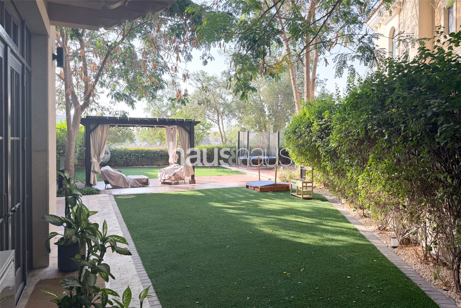 4 bedroom villa to rent - haus & haus