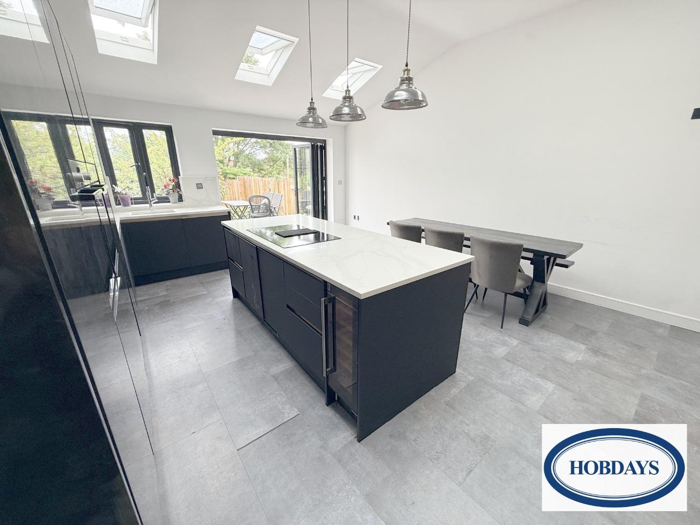 Swanley Crescent, Potters Bar, Hertfordshire, EN6 1NQ