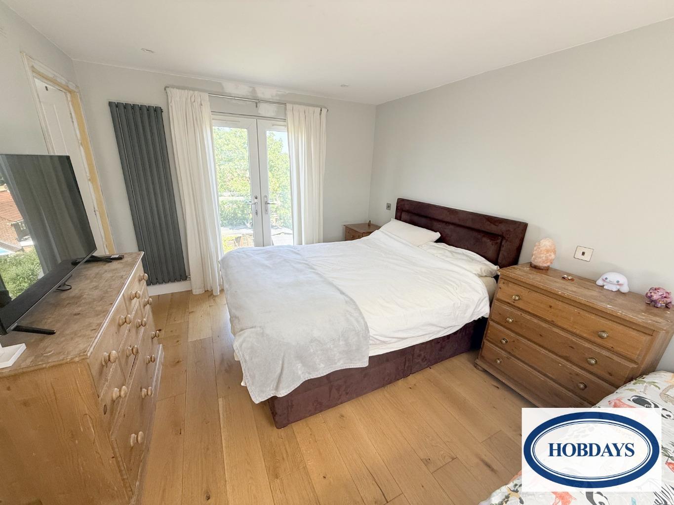 Swanley Crescent, Potters Bar, Hertfordshire, EN6 1NQ