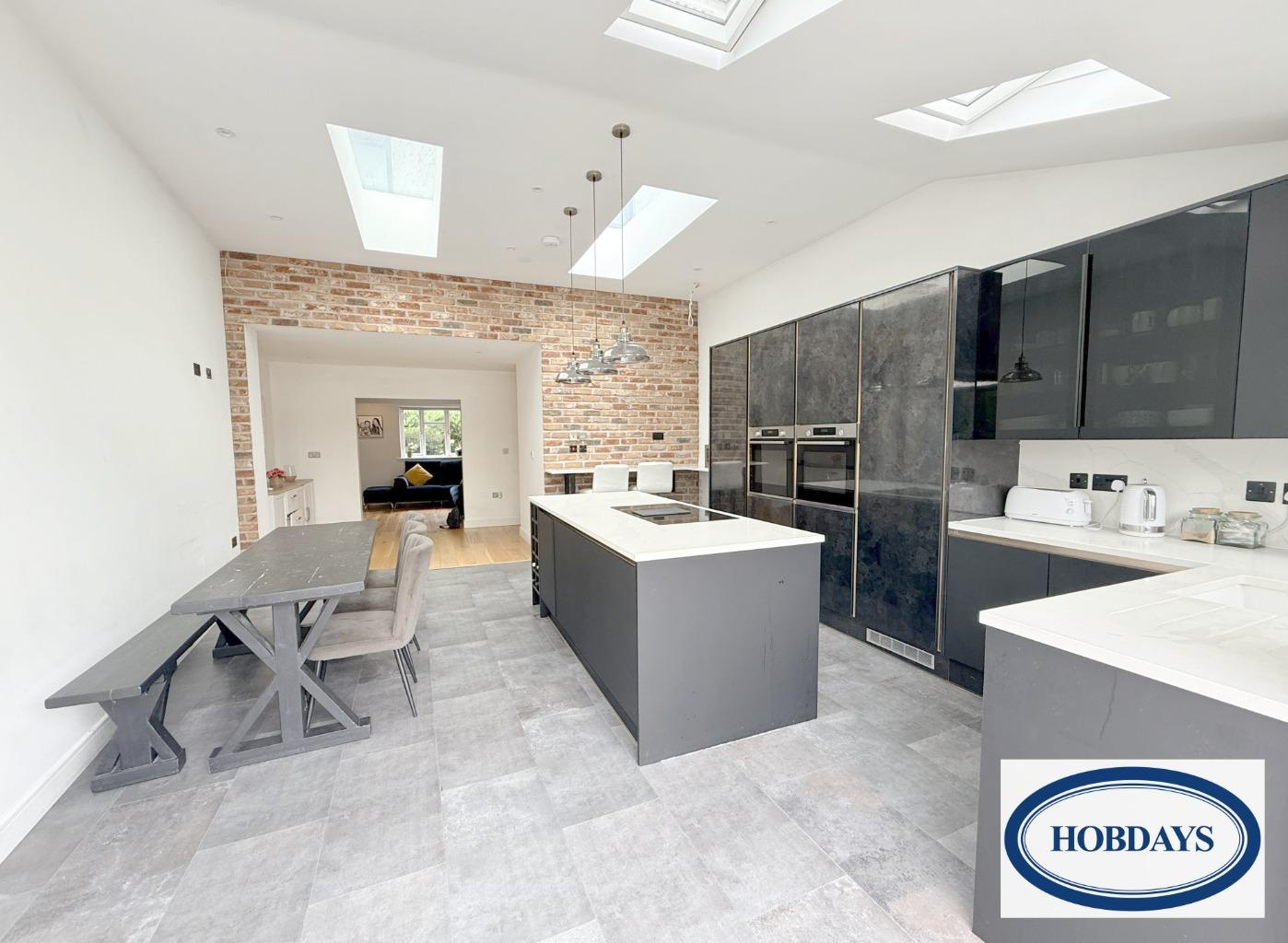 Swanley Crescent, Potters Bar, Hertfordshire, EN6 1NQ