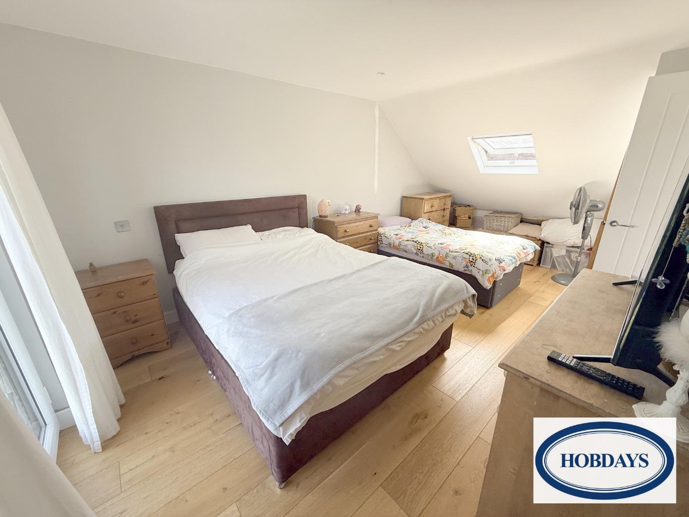 Swanley Crescent, Potters Bar, Hertfordshire, EN6 1NQ
