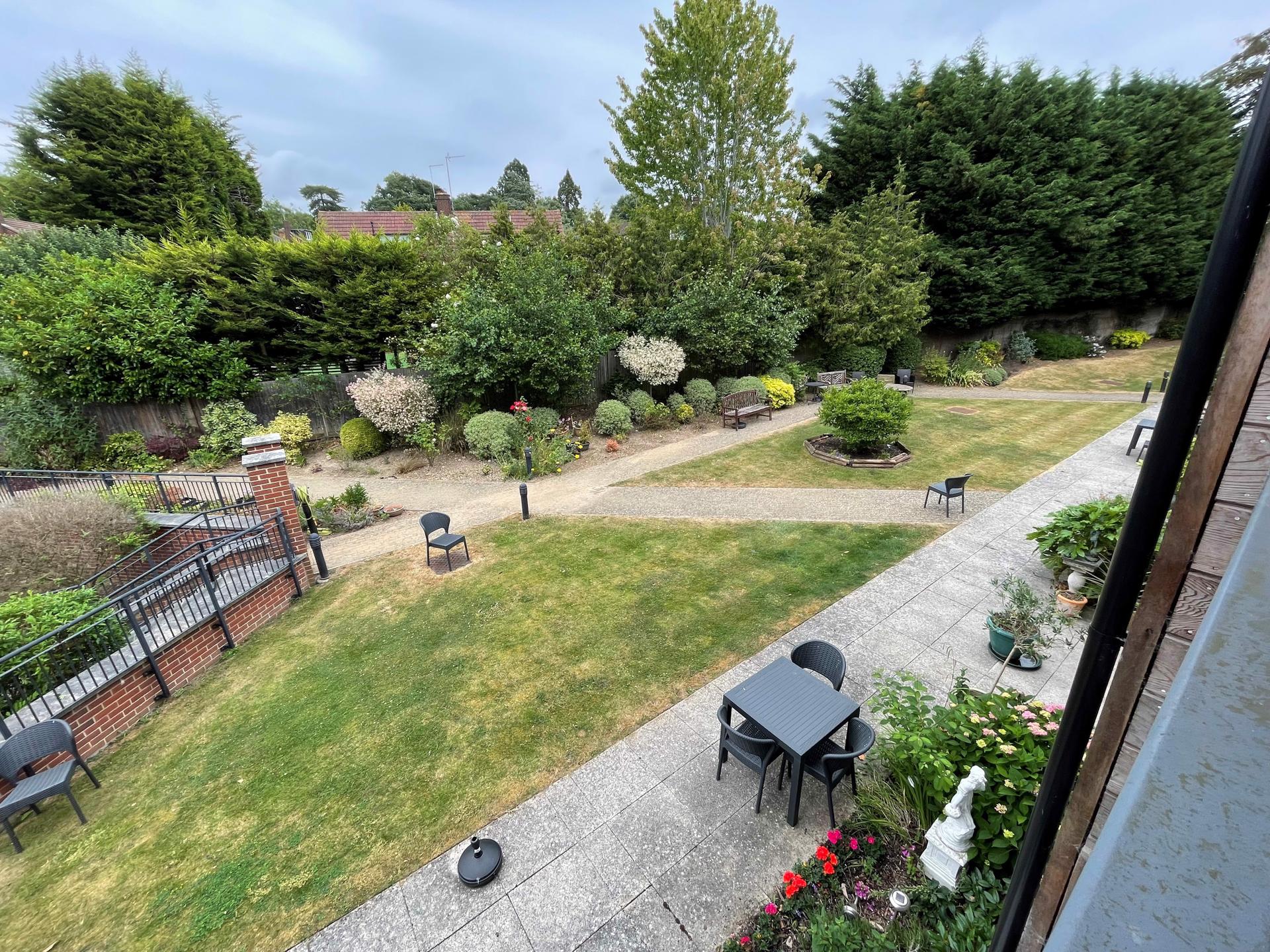 Mandeville Court, Darkes Lane, Potters Bar, Hertfordshire, EN6 1BZ