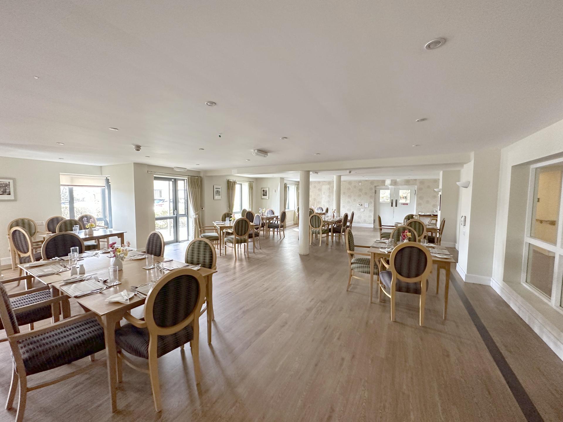 Mandeville Court, Darkes Lane, Potters Bar, Hertfordshire, EN6 1BZ