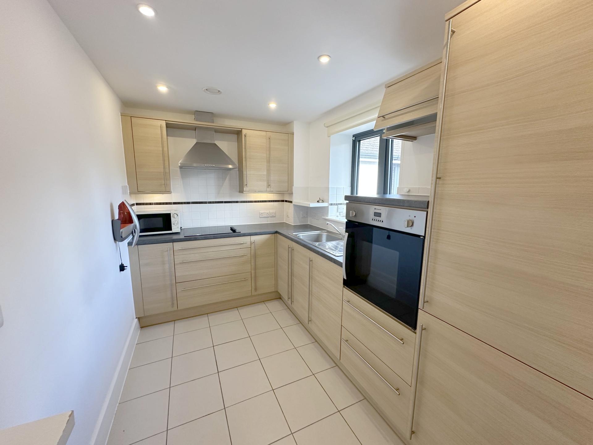Mandeville Court, Darkes Lane, Potters Bar, Hertfordshire, EN6 1BZ