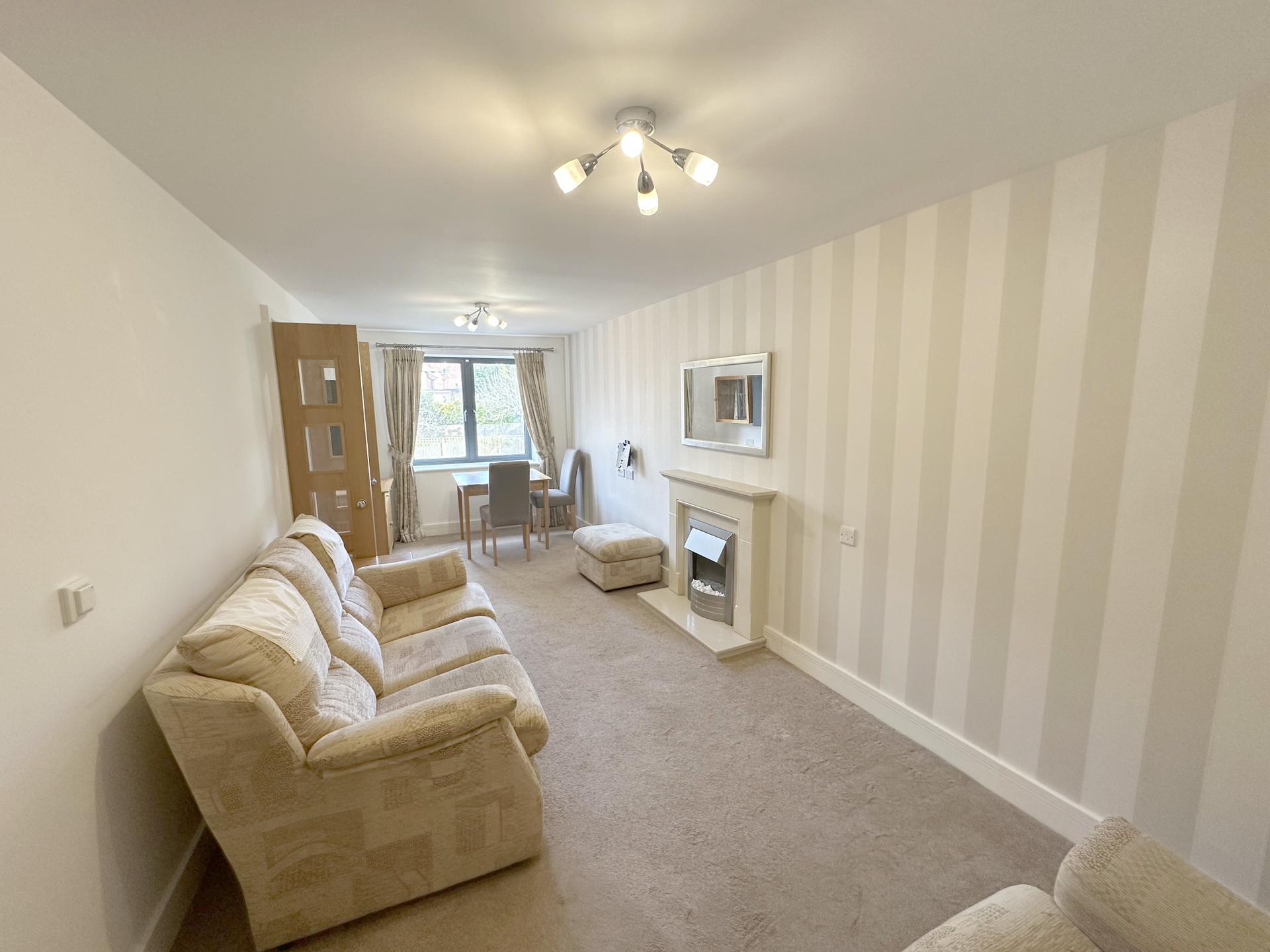 Mandeville Court, Darkes Lane, Potters Bar, Hertfordshire, EN6 1BZ