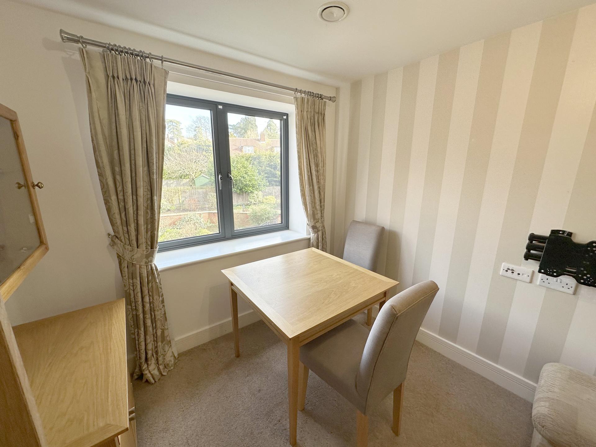 Mandeville Court, Darkes Lane, Potters Bar, Hertfordshire, EN6 1BZ