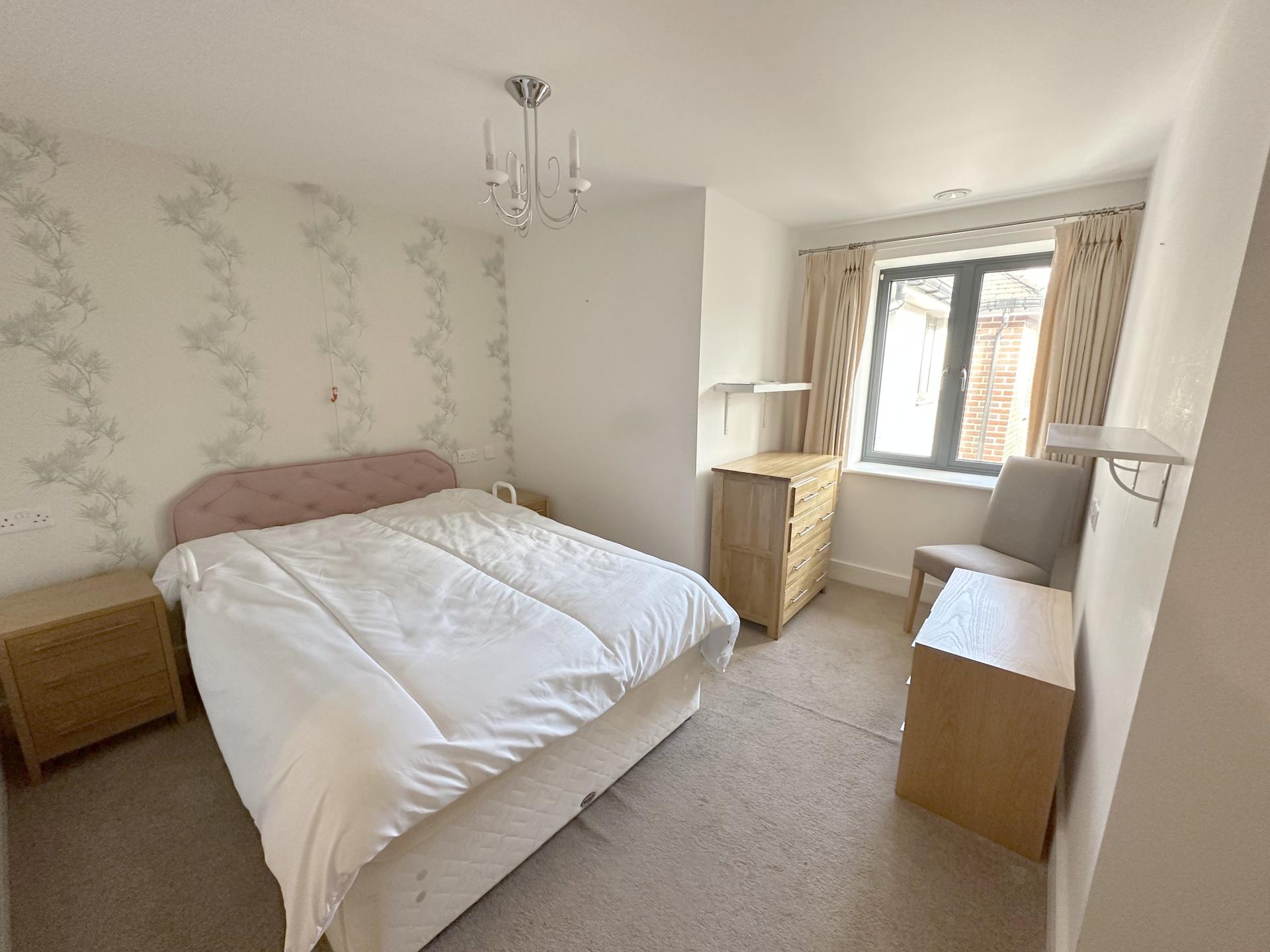 Mandeville Court, Darkes Lane, Potters Bar, Hertfordshire, EN6 1BZ