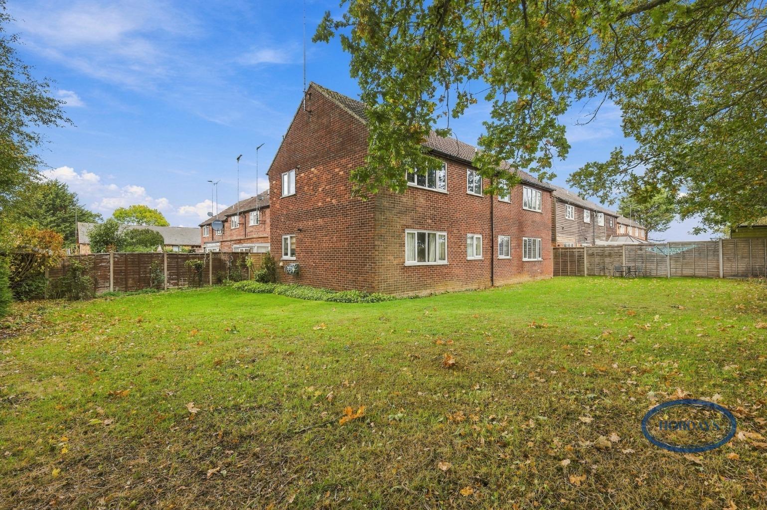 Gowar Field, South Mimms, Potters Bar, Hertfordshire, EN6 3NT
