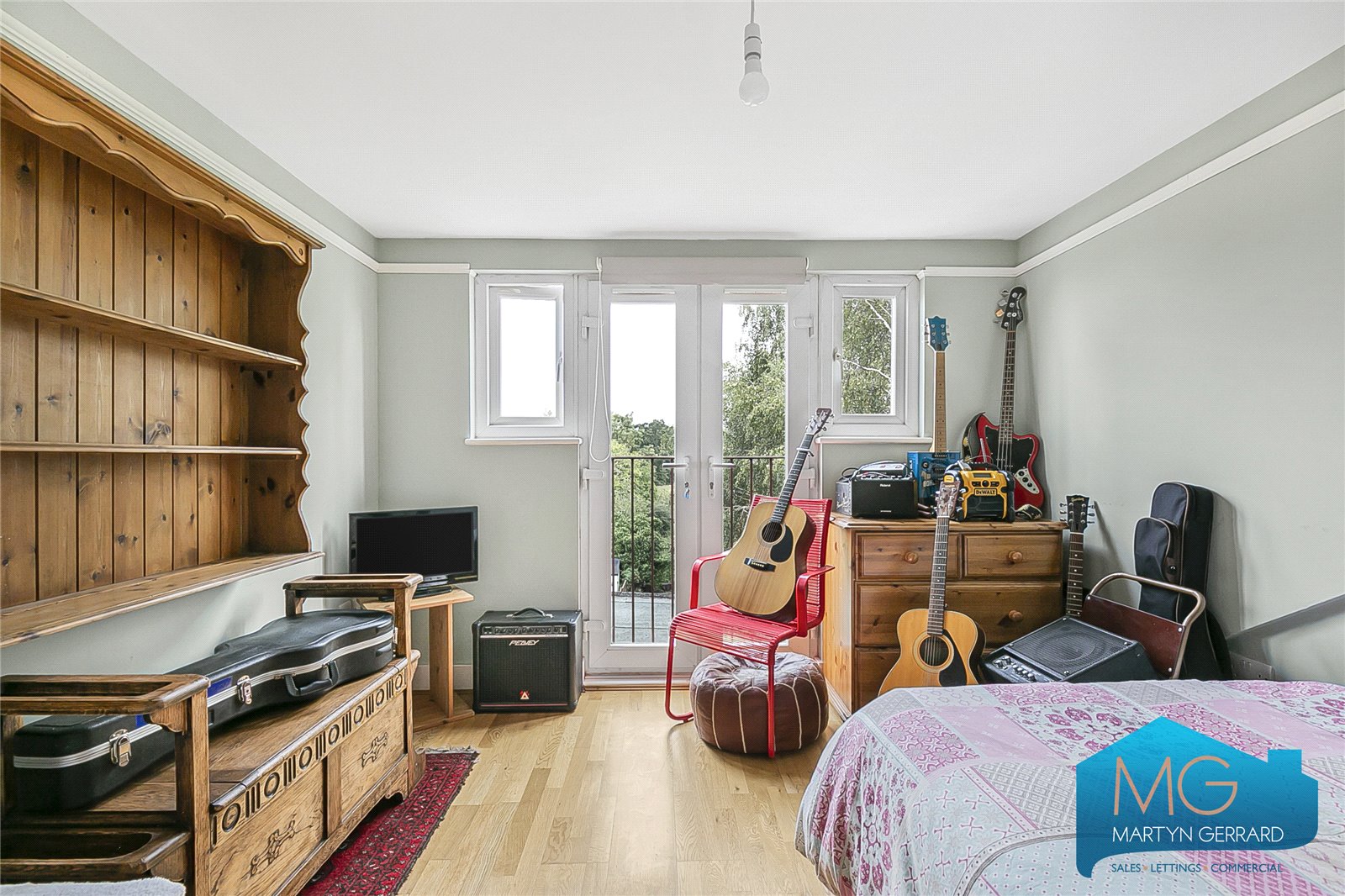 3 bedroom End of Terrace House for sale - Martyn Gerrard
