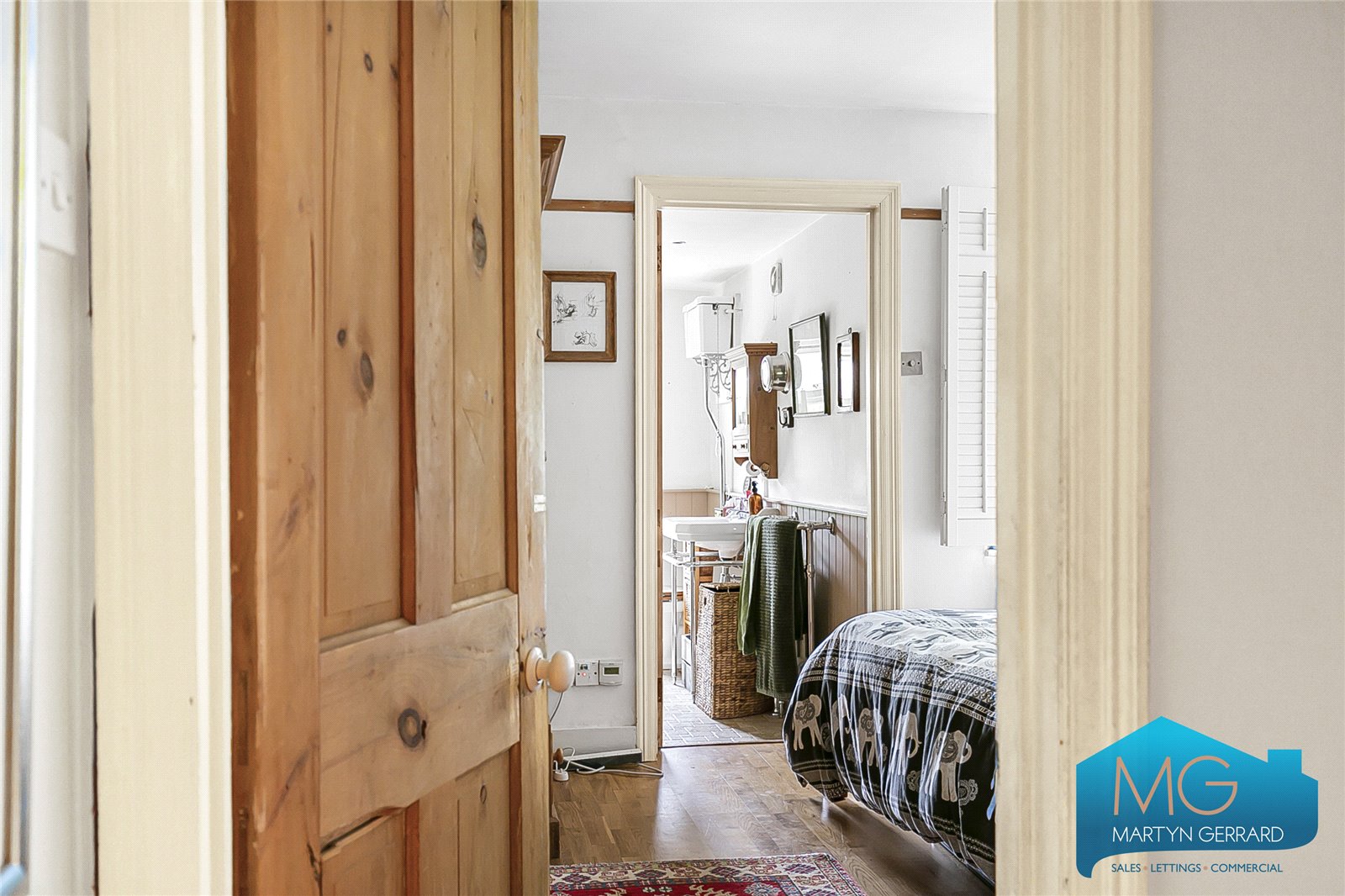 3 bedroom End of Terrace House for sale - Martyn Gerrard