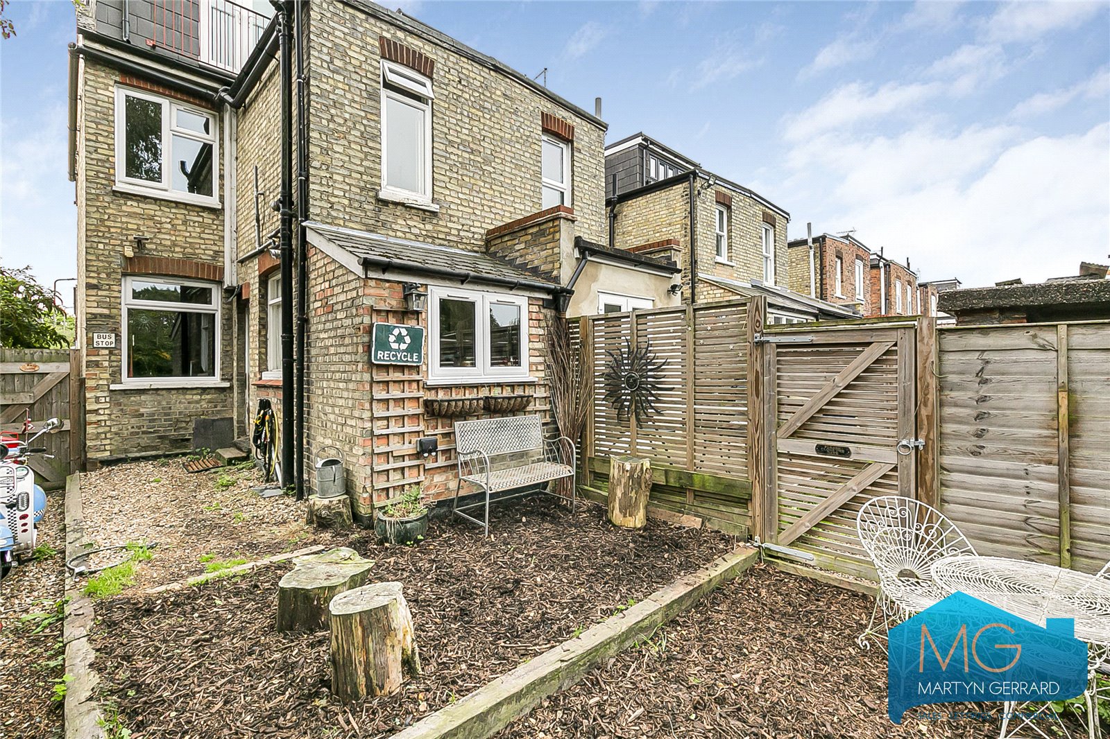 3 bedroom End of Terrace House for sale - Martyn Gerrard