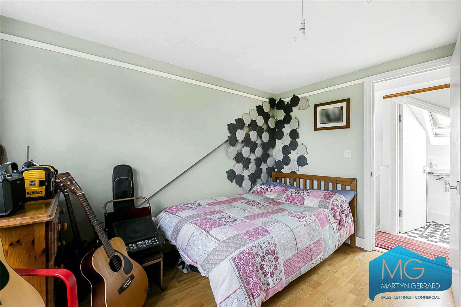 3 bedroom End of Terrace House for sale - Martyn Gerrard