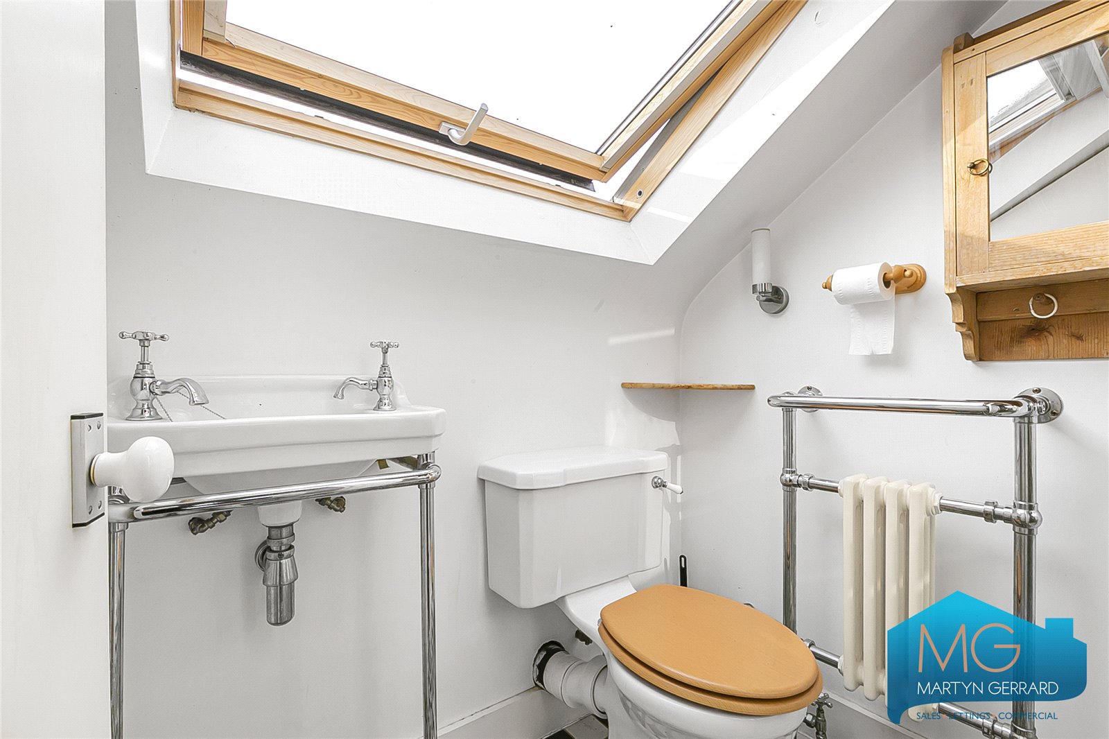 3 bedroom End of Terrace House for sale - Martyn Gerrard