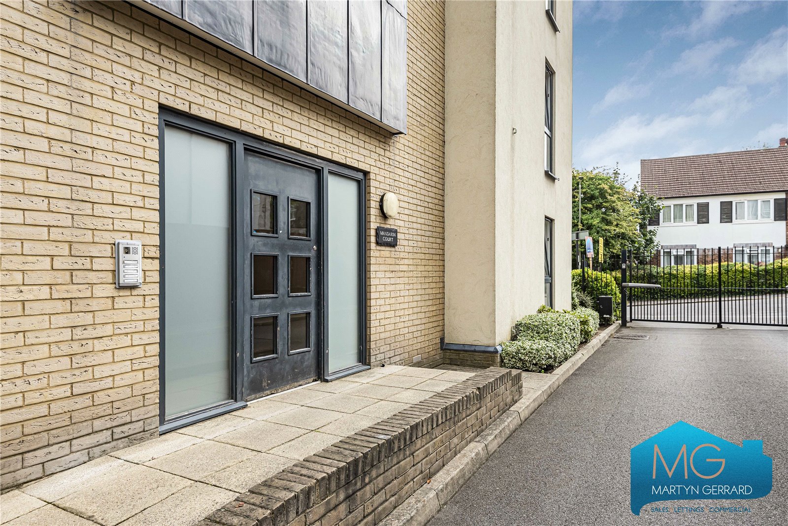 2 bedroom Ground Floor Flat for sale - Martyn Gerrard