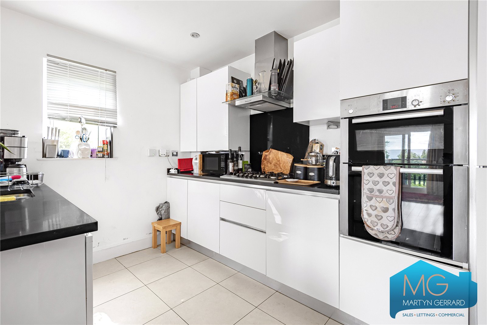 2 bedroom Ground Floor Flat for sale - Martyn Gerrard
