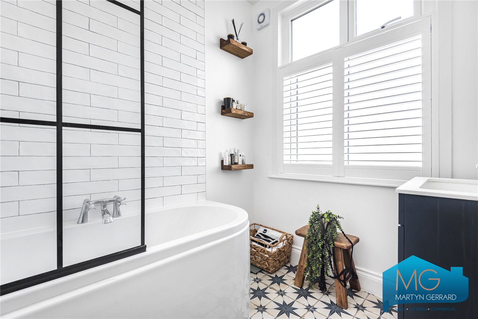 2 bedroom Apartment for sale - Martyn Gerrard