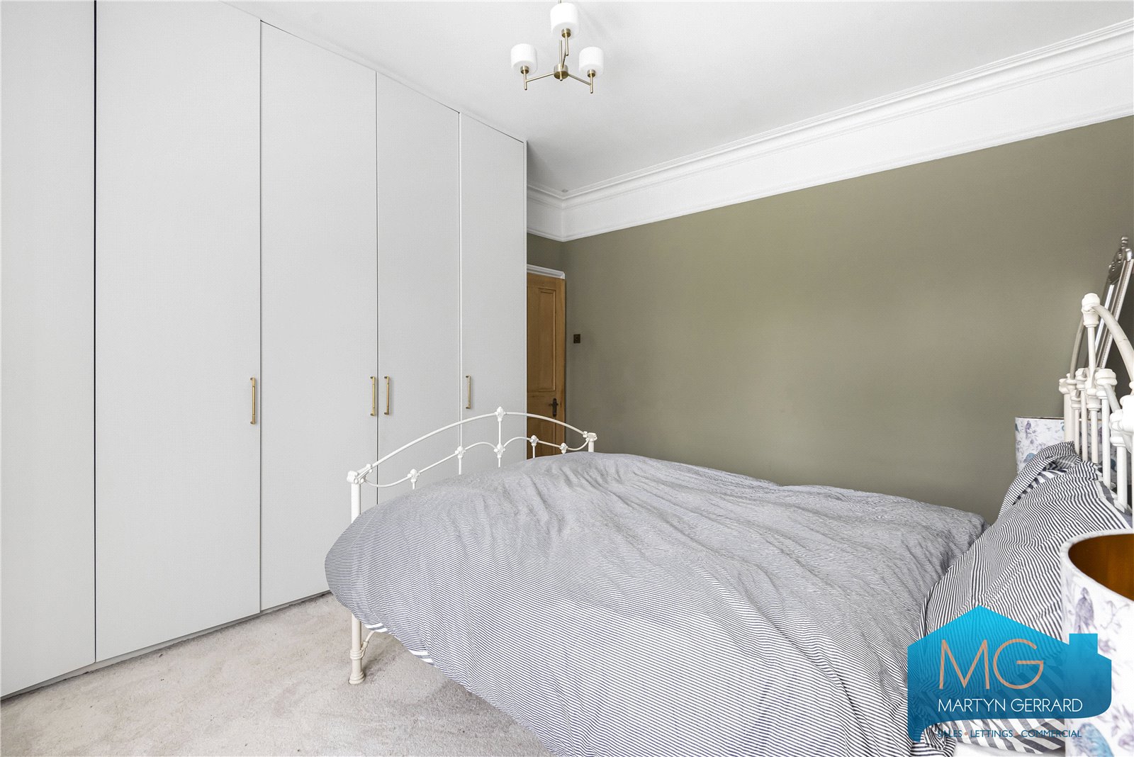 2 bedroom Apartment for sale - Martyn Gerrard