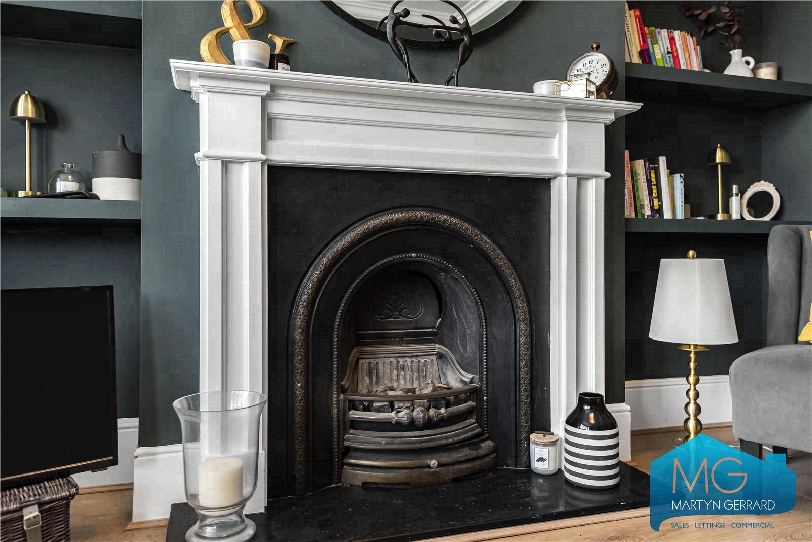 2 bedroom Apartment for sale - Martyn Gerrard
