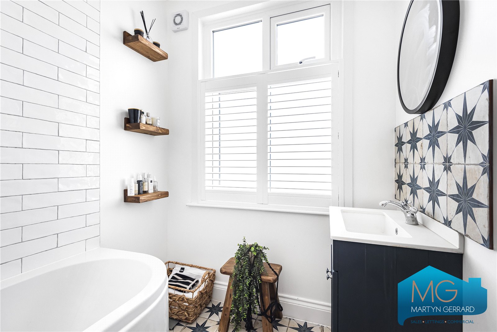 2 bedroom Apartment for sale - Martyn Gerrard
