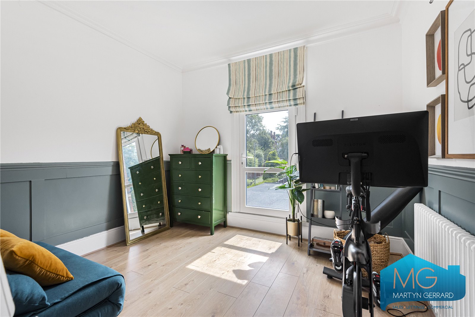 2 bedroom Apartment for sale - Martyn Gerrard