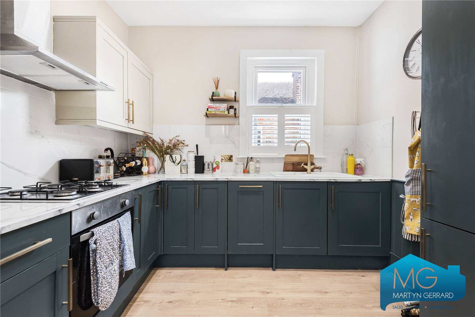2 bedroom Apartment for sale - Martyn Gerrard
