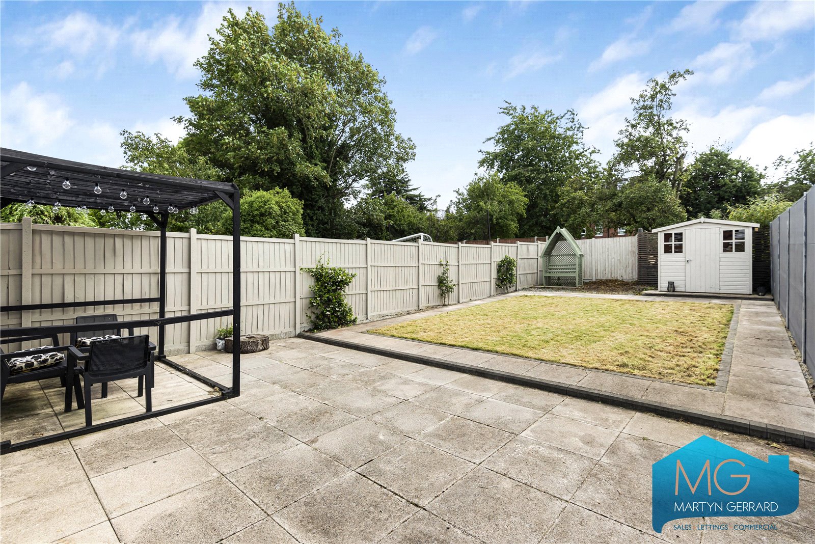 2 bedroom Apartment for sale - Martyn Gerrard