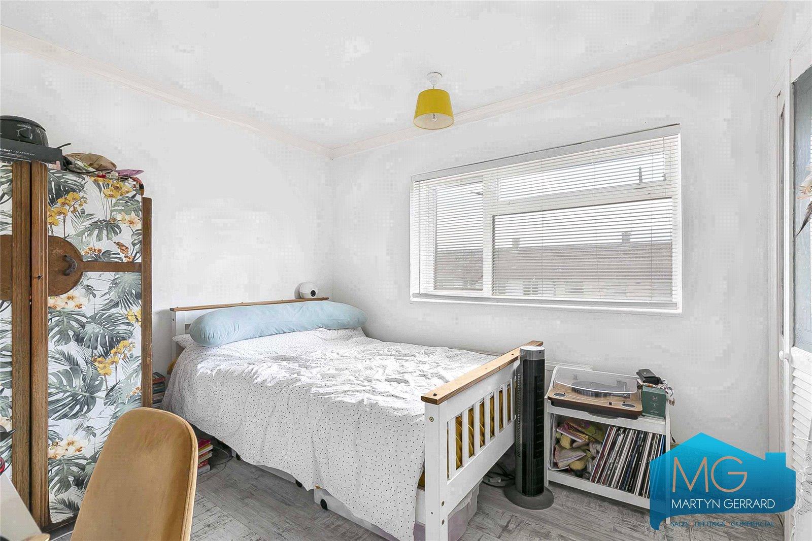 2 bedroom Terraced House for sale - Martyn Gerrard