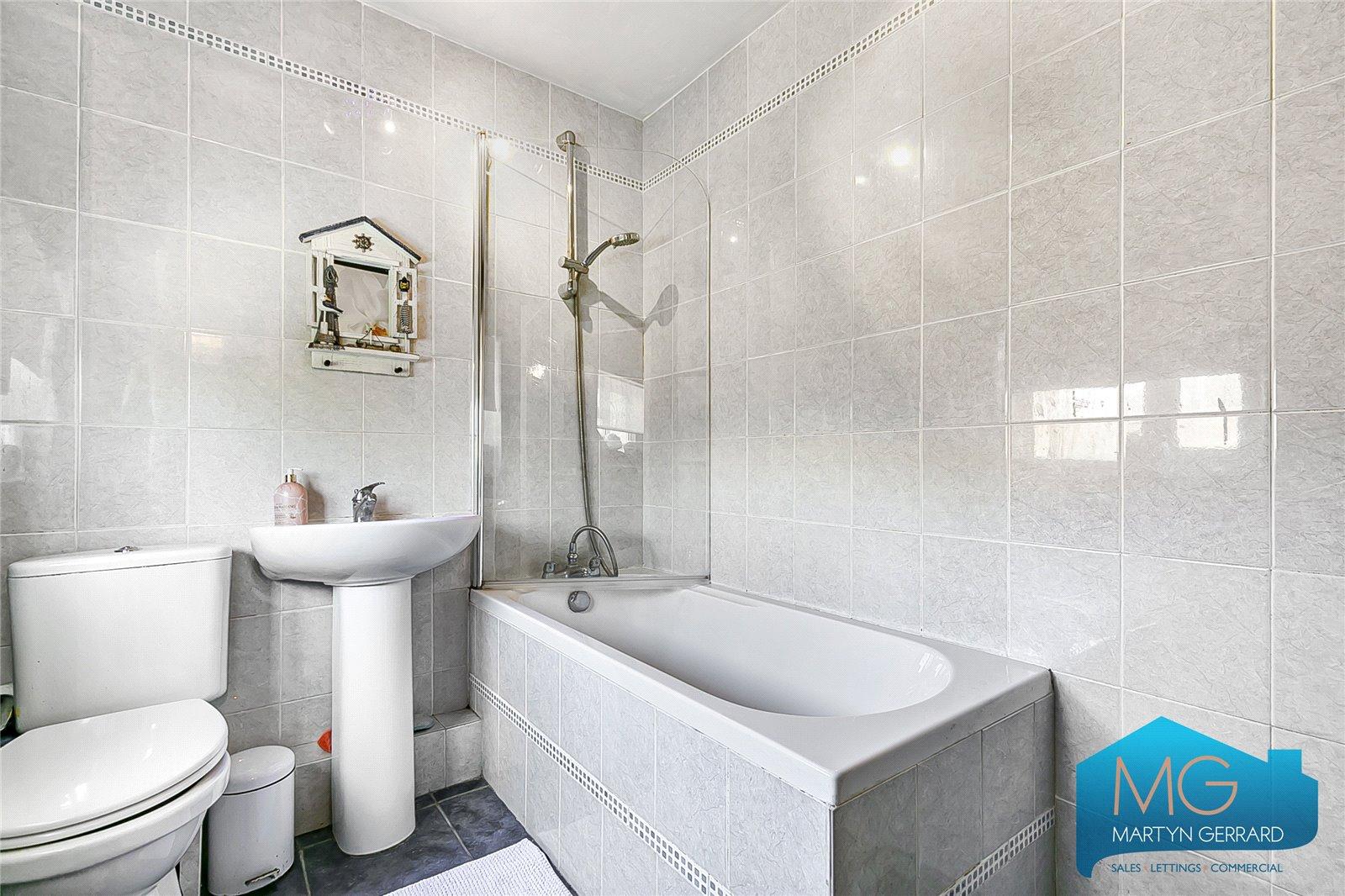 2 bedroom Terraced House for sale - Martyn Gerrard
