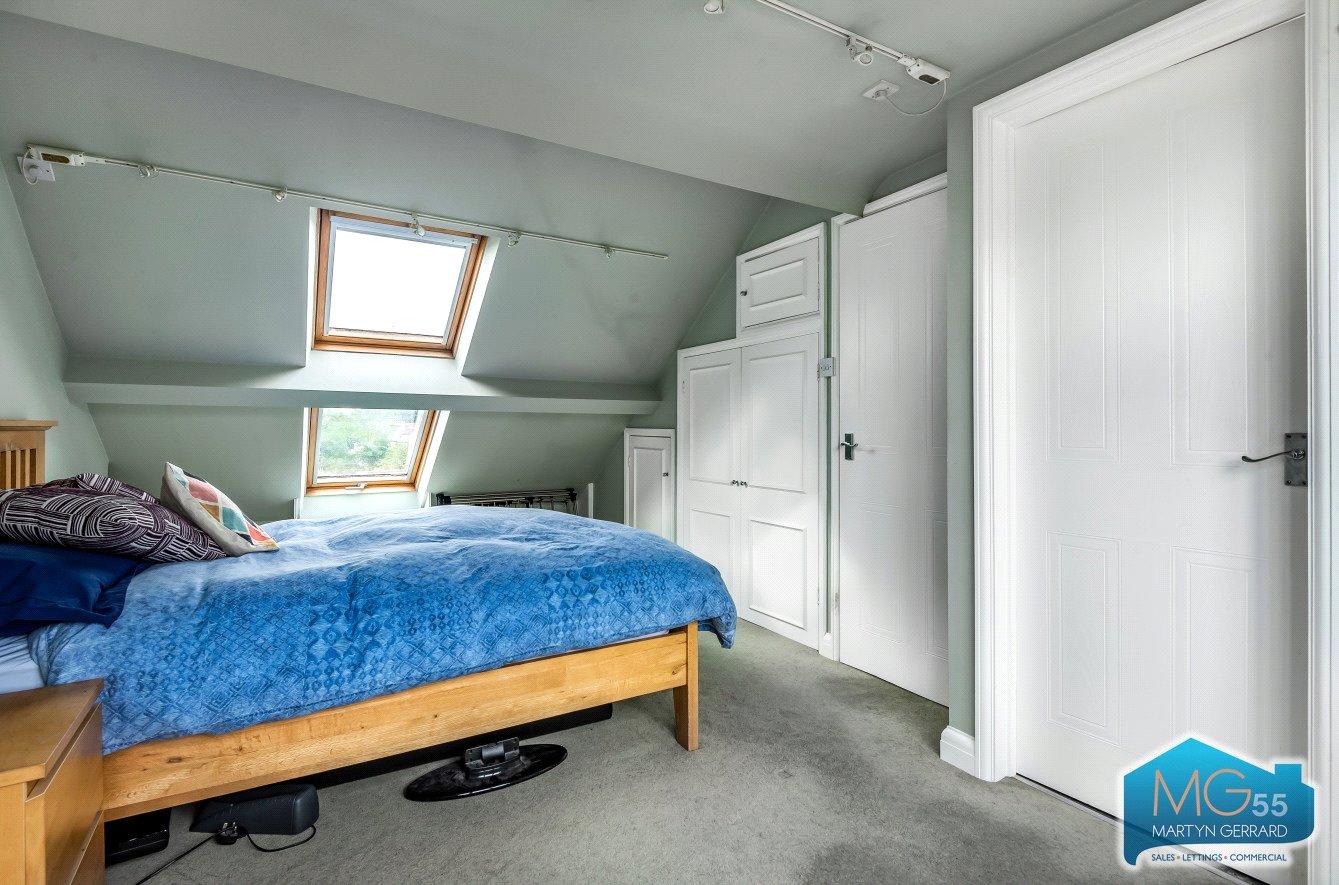4 bedroom Semi-Detached House to rent - Martyn Gerrard