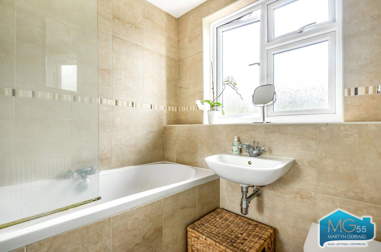 4 bedroom Semi-Detached House to rent - Martyn Gerrard