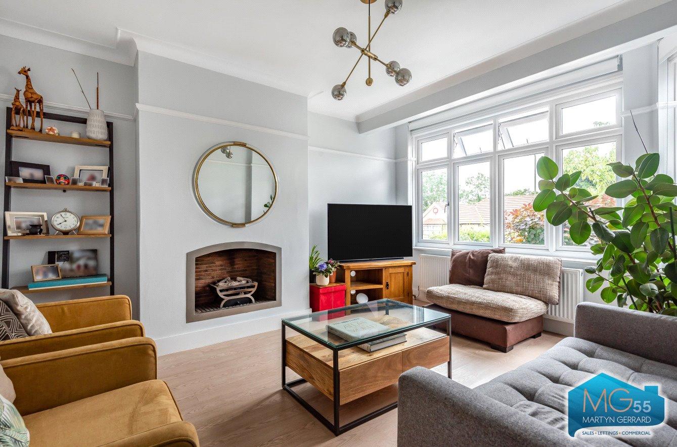 4 bedroom Semi-Detached House to rent - Martyn Gerrard