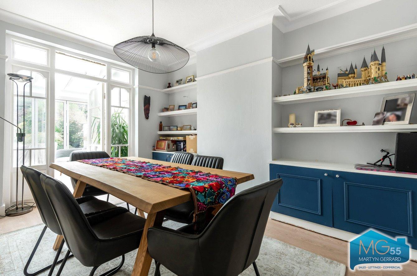 4 bedroom Semi-Detached House to rent - Martyn Gerrard