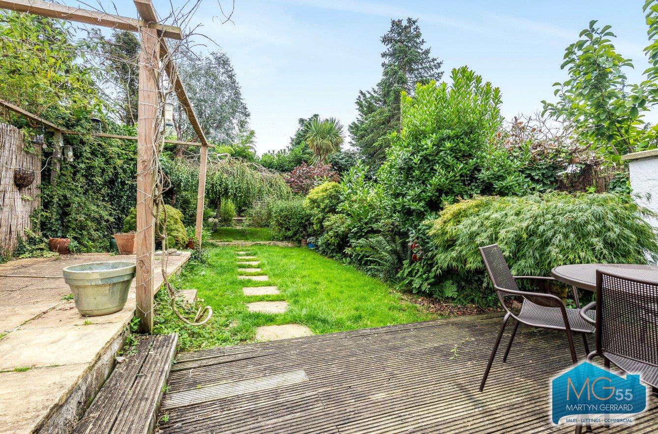 4 bedroom Semi-Detached House to rent - Martyn Gerrard
