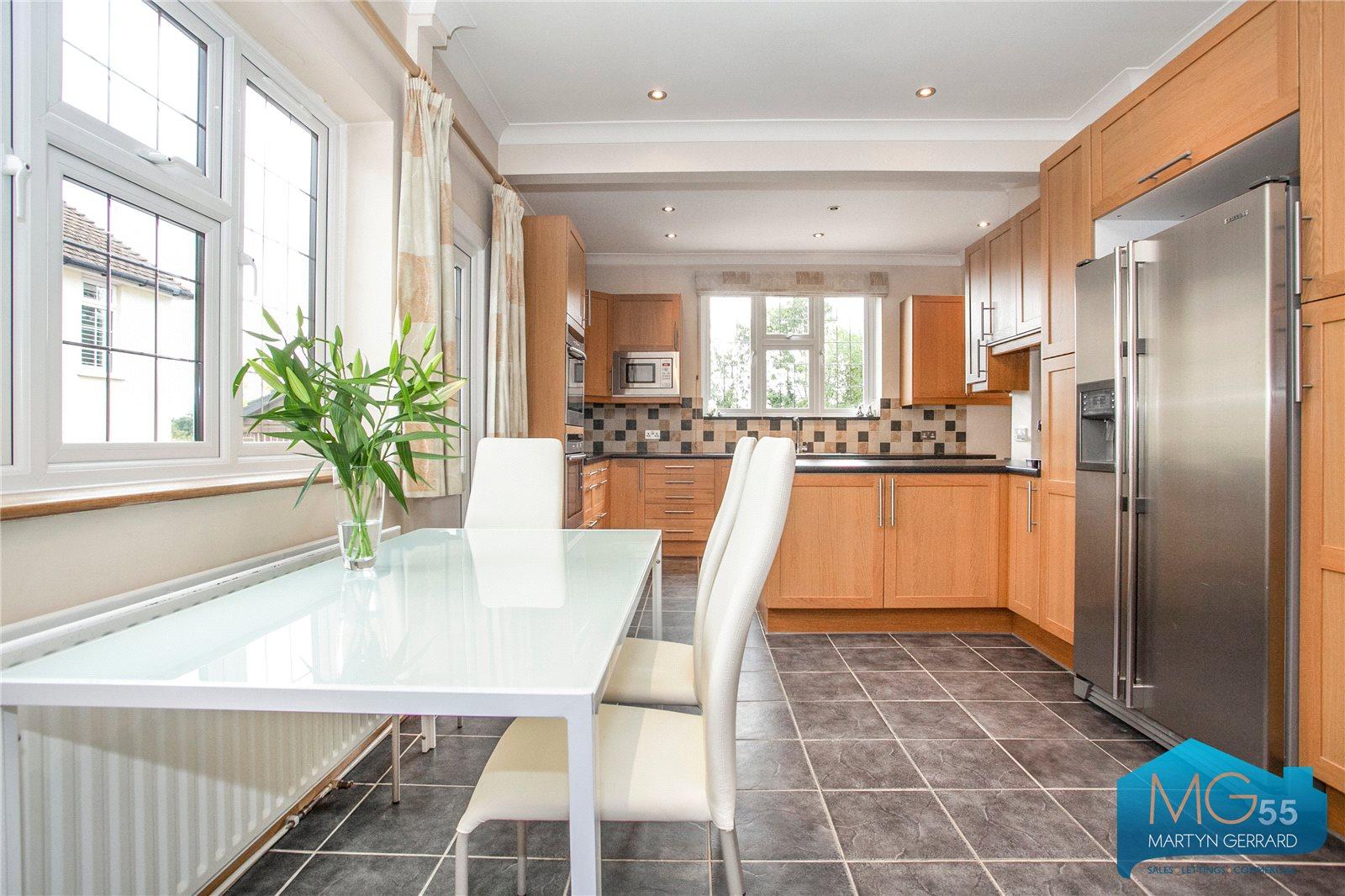 4 bedroom Detached House to rent - Martyn Gerrard