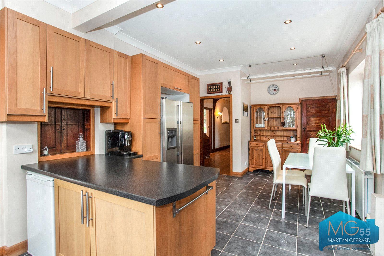 4 bedroom Detached House to rent - Martyn Gerrard
