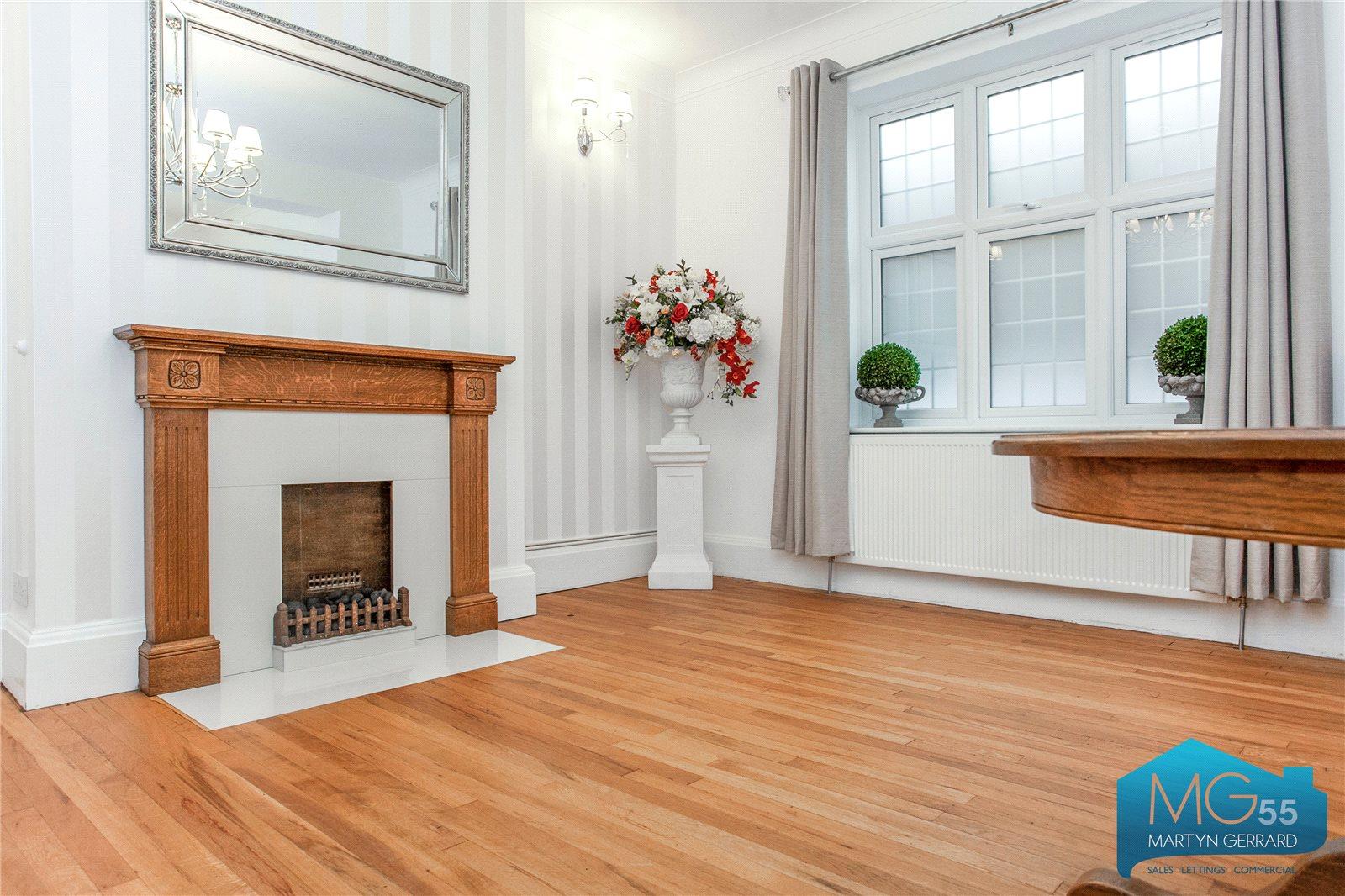 4 bedroom Detached House to rent - Martyn Gerrard
