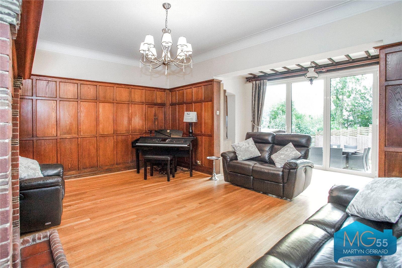4 bedroom Detached House to rent - Martyn Gerrard