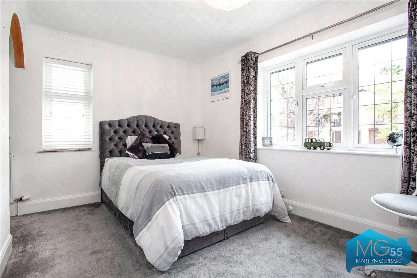 4 bedroom Detached House to rent - Martyn Gerrard