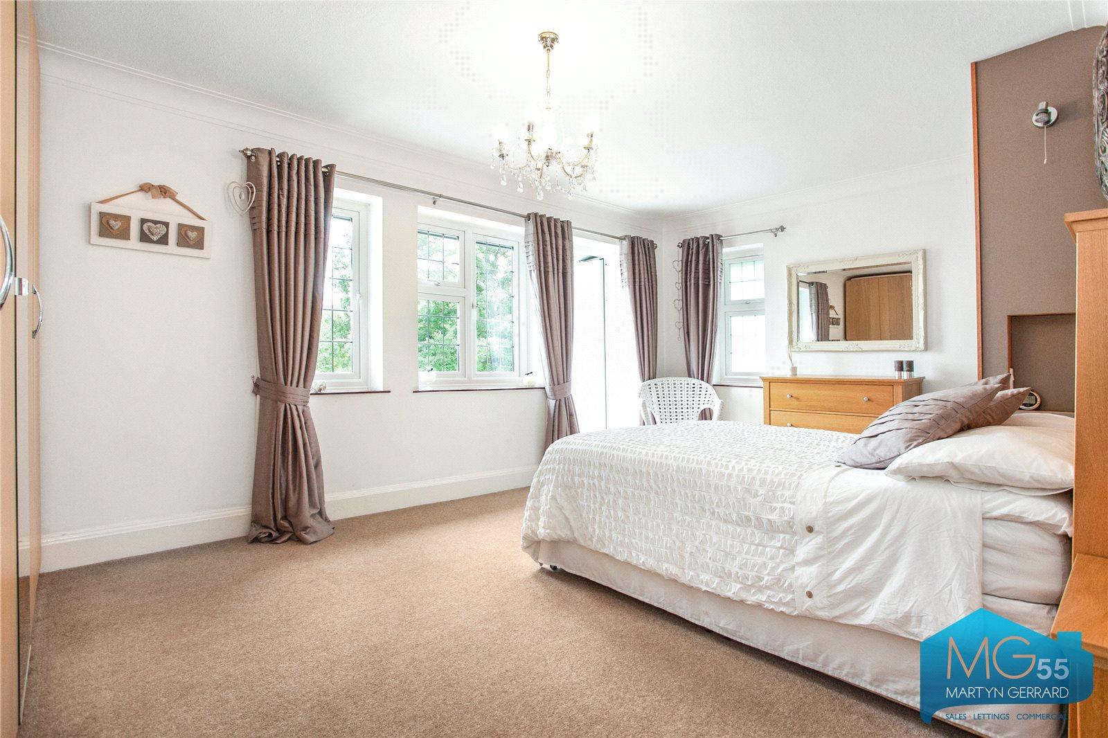 4 bedroom Detached House to rent - Martyn Gerrard