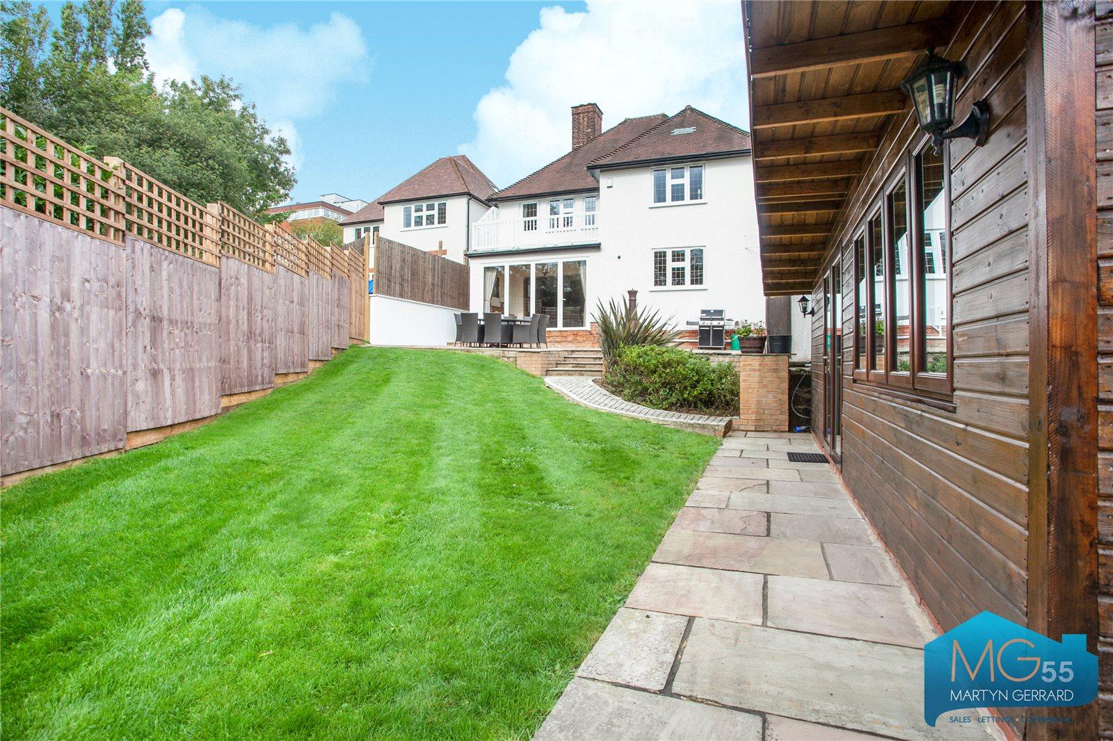 4 bedroom Detached House to rent - Martyn Gerrard
