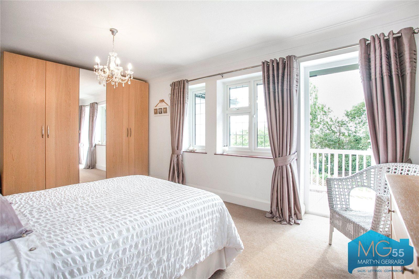 4 bedroom Detached House to rent - Martyn Gerrard