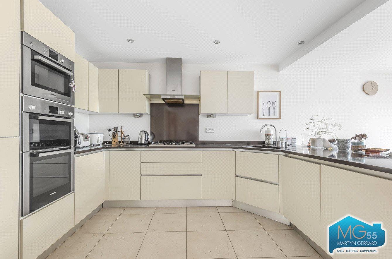 4 bedroom Terraced House to rent - Martyn Gerrard