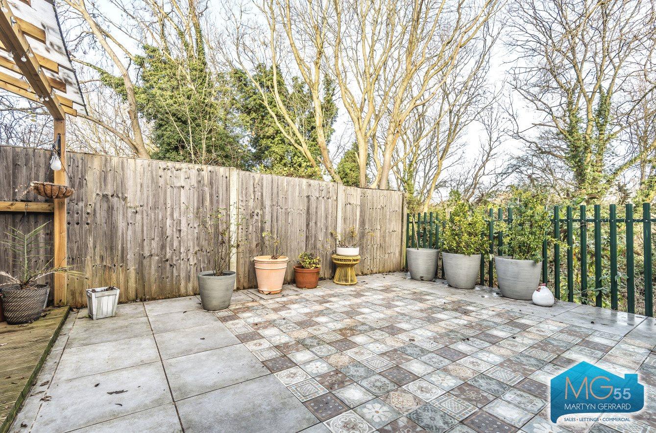 4 bedroom Terraced House to rent - Martyn Gerrard