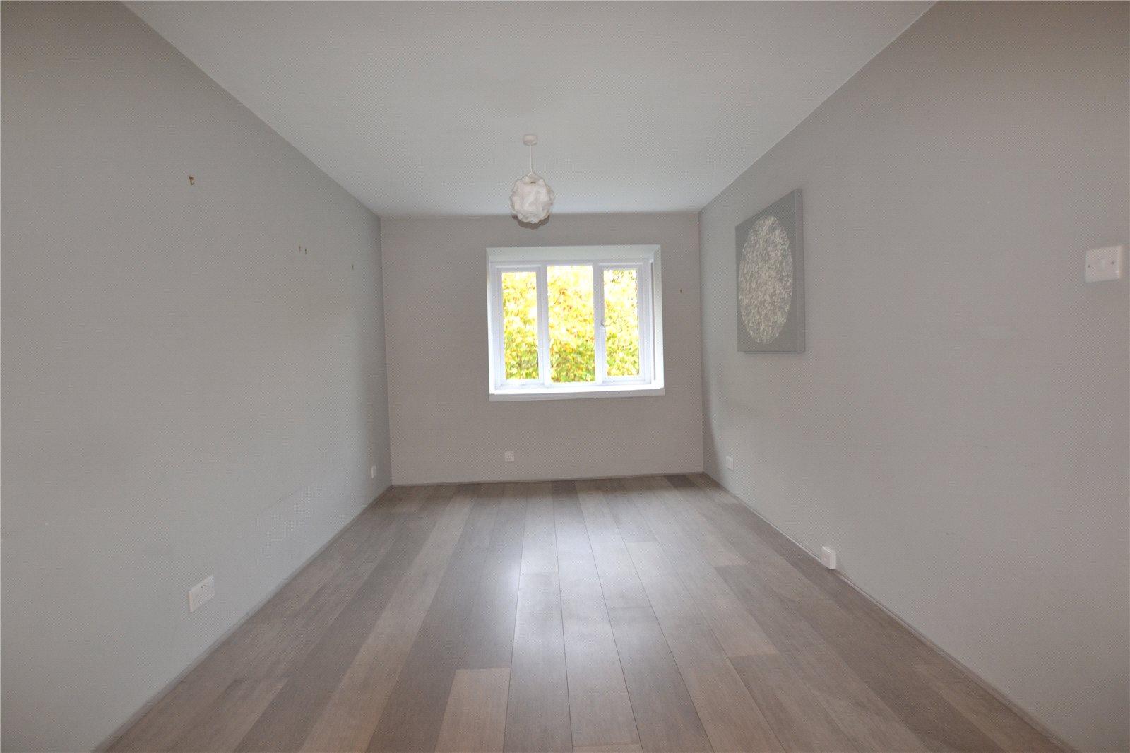 1 bedroom Apartment to rent + ' - Martyn Gerrard