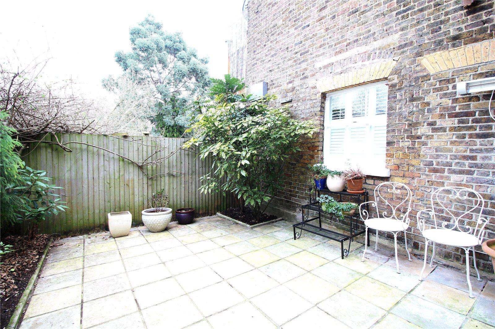 Ground Floor Flat to rent - Martyn Gerrard