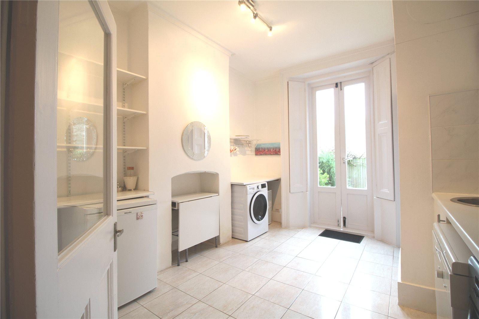 Ground Floor Flat to rent - Martyn Gerrard