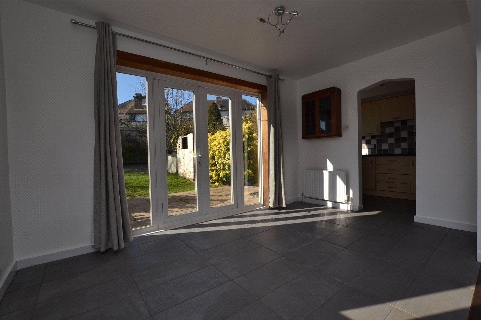 2 bedroom Semi-Detached House to rent - Martyn Gerrard