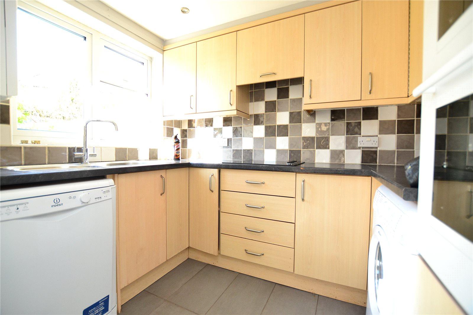 2 bedroom Semi-Detached House to rent - Martyn Gerrard