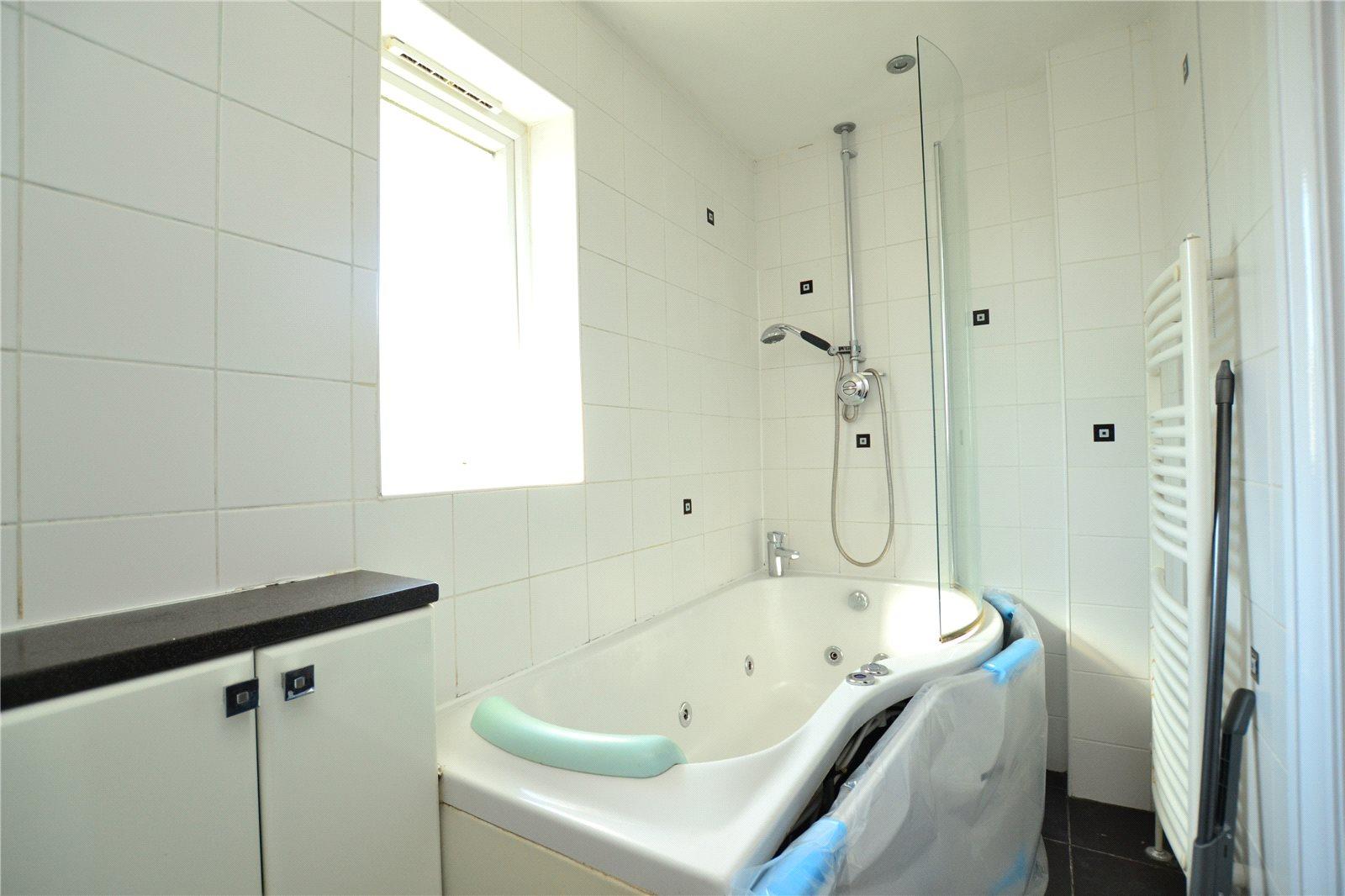 2 bedroom Semi-Detached House to rent - Martyn Gerrard