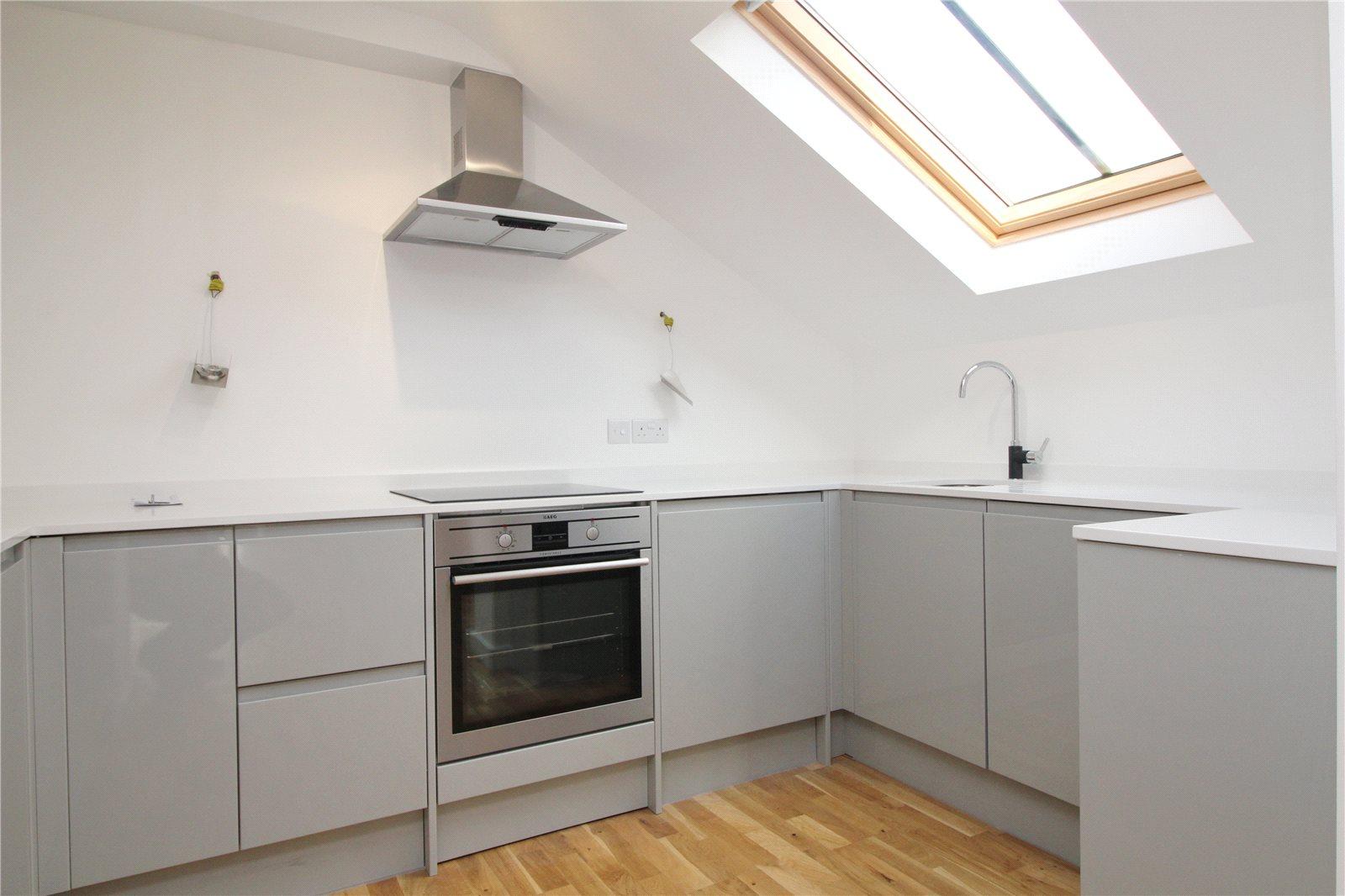 3 bedroom Apartment to rent + ' - Martyn Gerrard